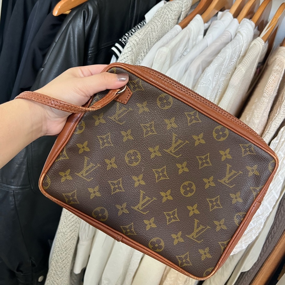 AUTHENTIC LOUIS VUITTON Monogram Brown Wristlet/Clutch Bag